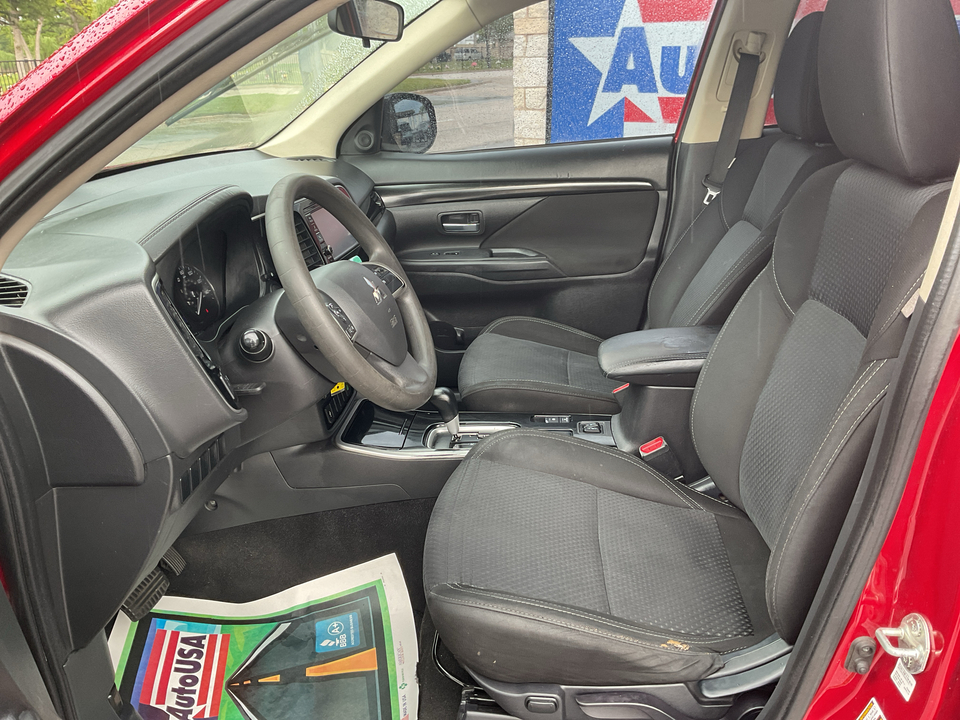 2020 Mitsubishi Outlander ES 2WD