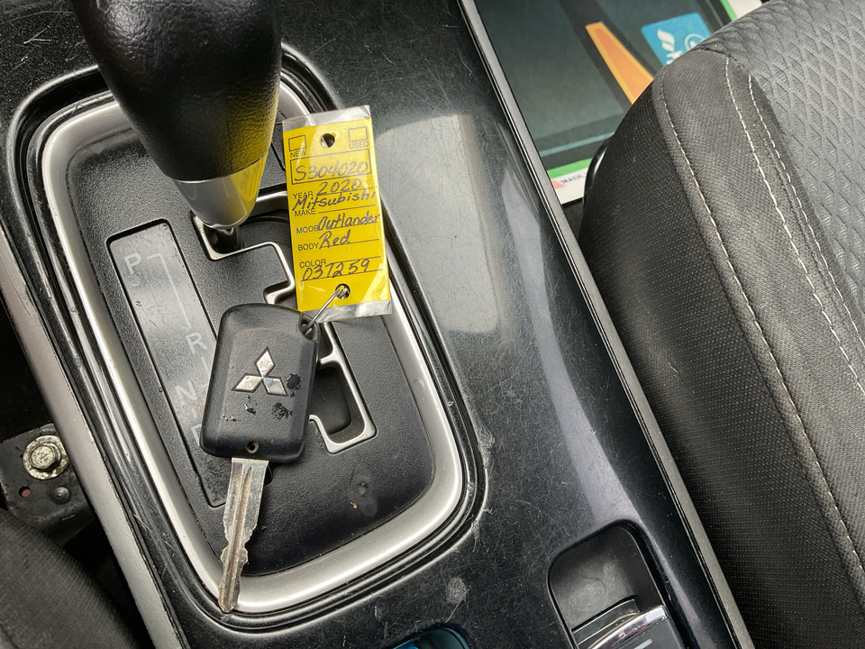 2020 Mitsubishi Outlander ES 2WD