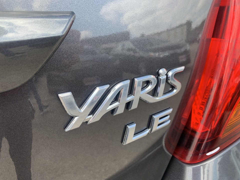 2016 Toyota Yaris LE 5-Door AT