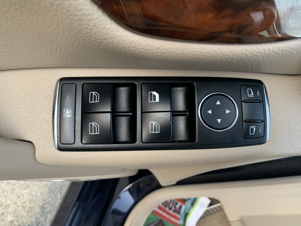 2010 Mercedes-Benz C-Class C300 Luxury Sedan