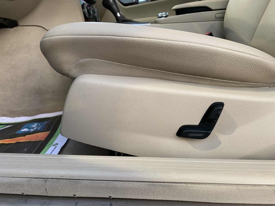 2010 Mercedes-Benz C-Class C300 Luxury Sedan