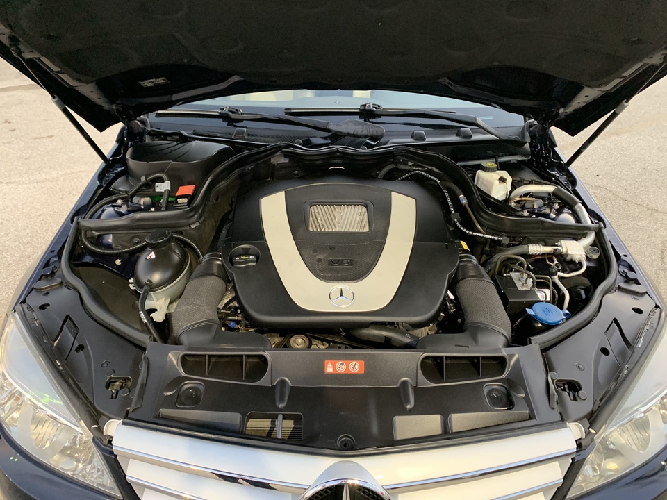 2010 Mercedes-Benz C-Class C300 Luxury Sedan