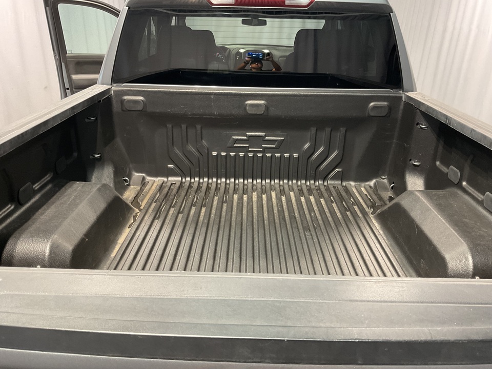 2022 Chevrolet Silverado 1500 Limited LT Crew Cab Long Box 4WD