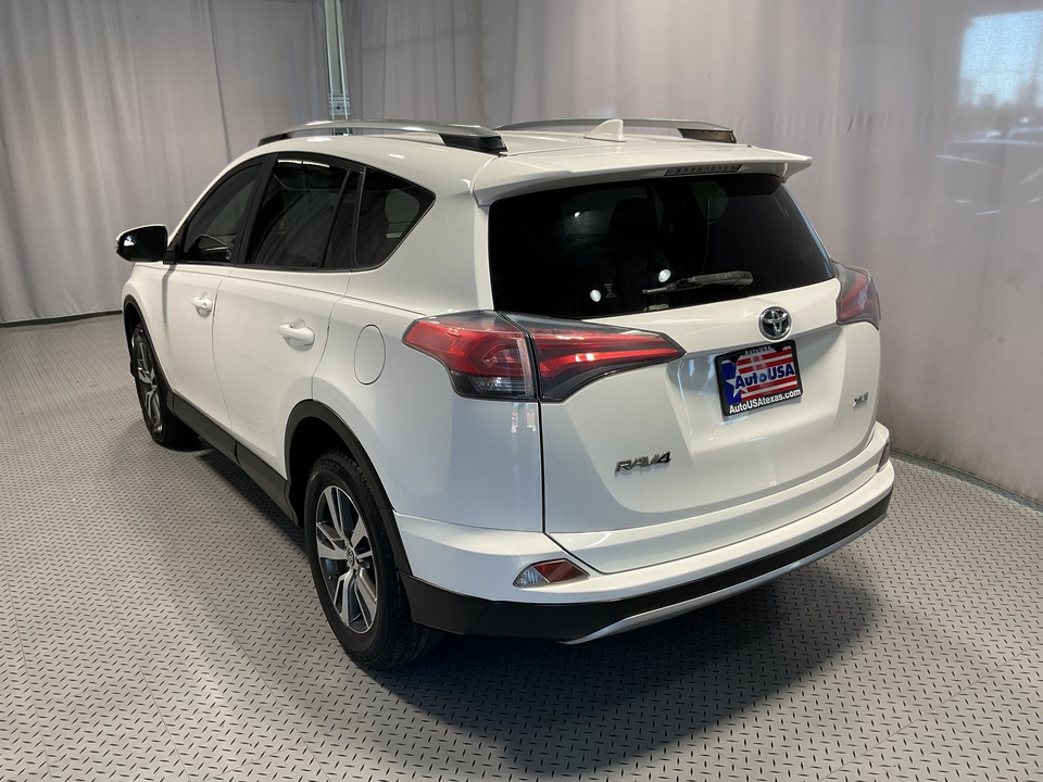 2017 Toyota RAV4 XLE FWD