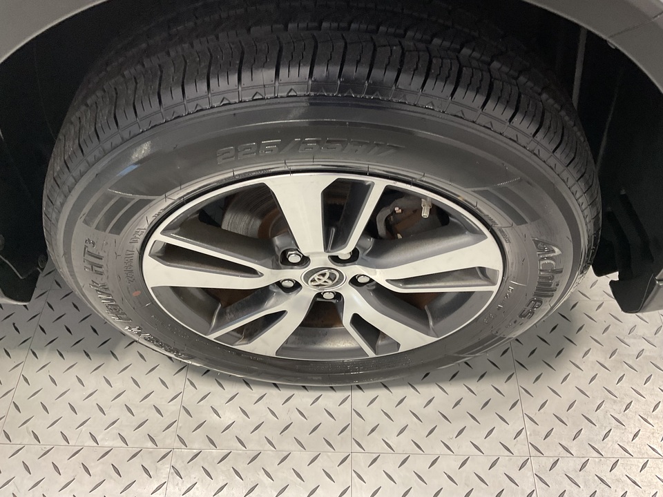 2017 Toyota RAV4 XLE FWD