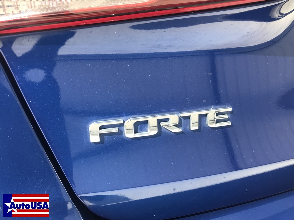 2017 Kia Forte LX 6A