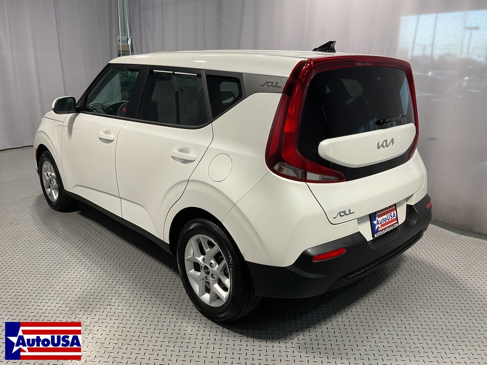 2022 Kia Soul LX CVT