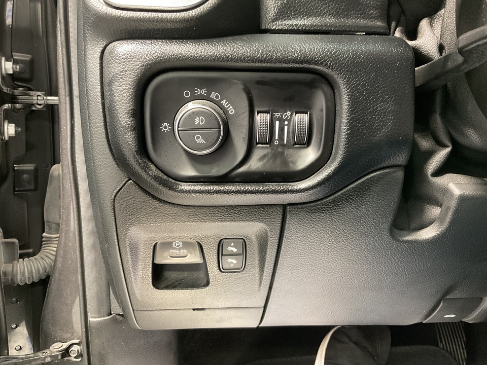 2022 Ram 1500 Laramie Crew Cab SWB 2WD