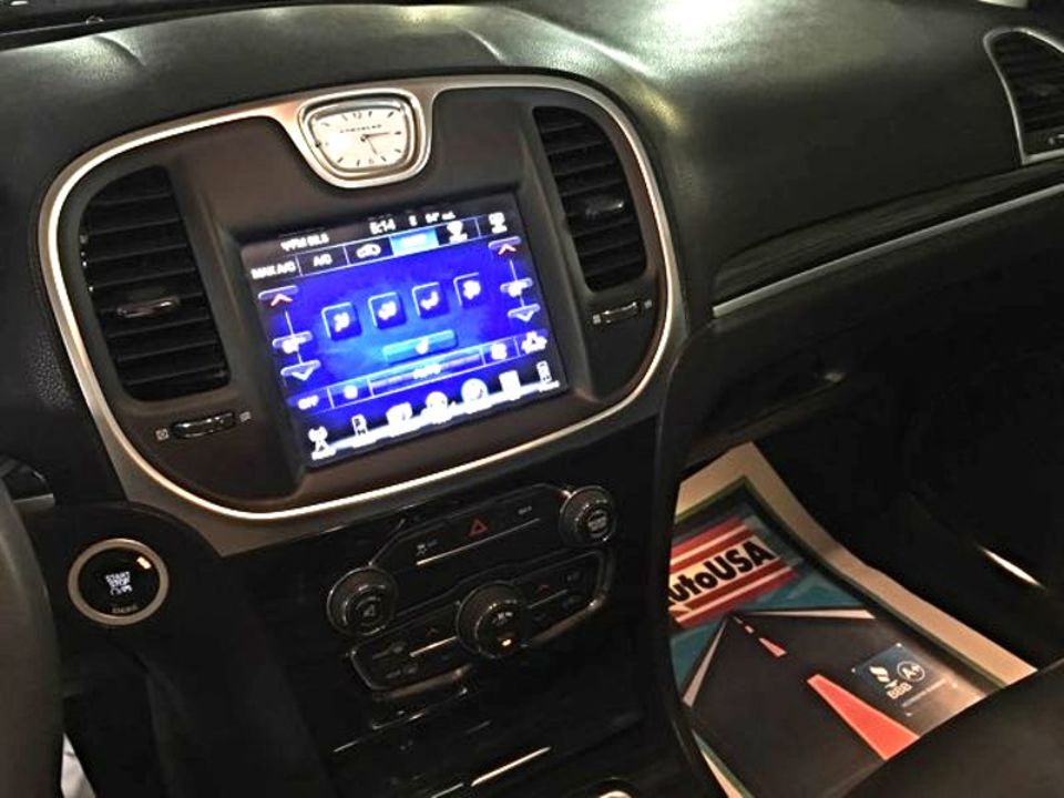 2016 Chrysler 300 Limited RWD