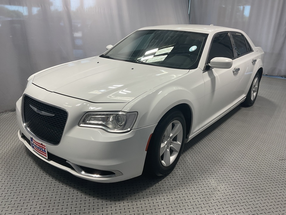 2018 Chrysler 300 Touring