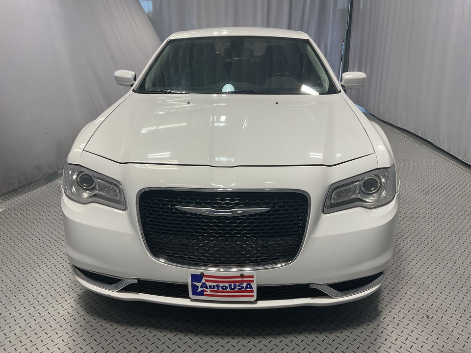 2018 Chrysler 300 Touring
