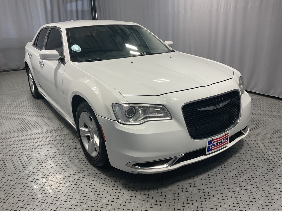 2018 Chrysler 300 Touring