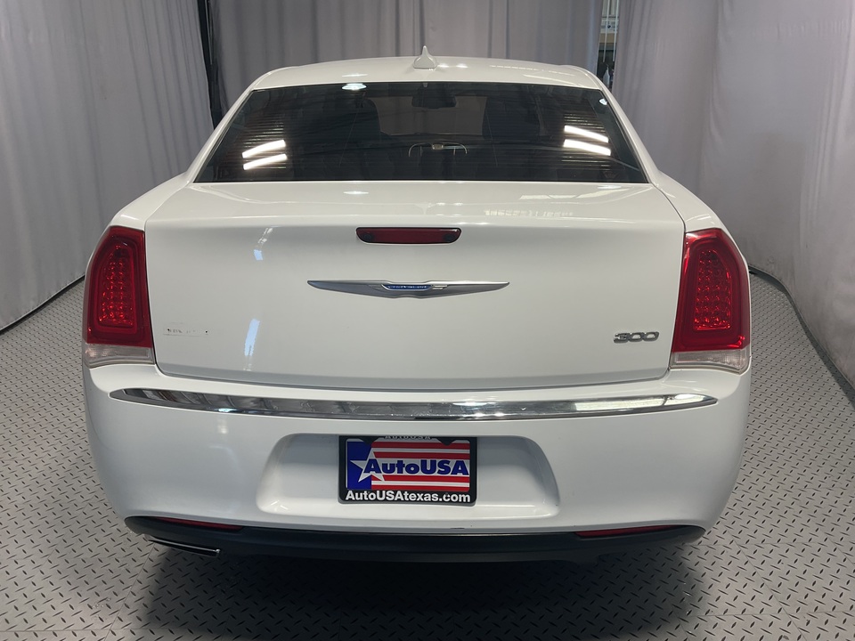 2018 Chrysler 300 Touring