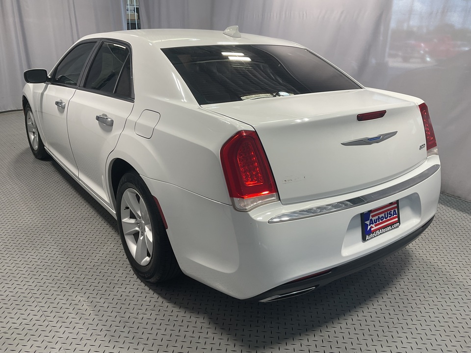 2018 Chrysler 300 Touring