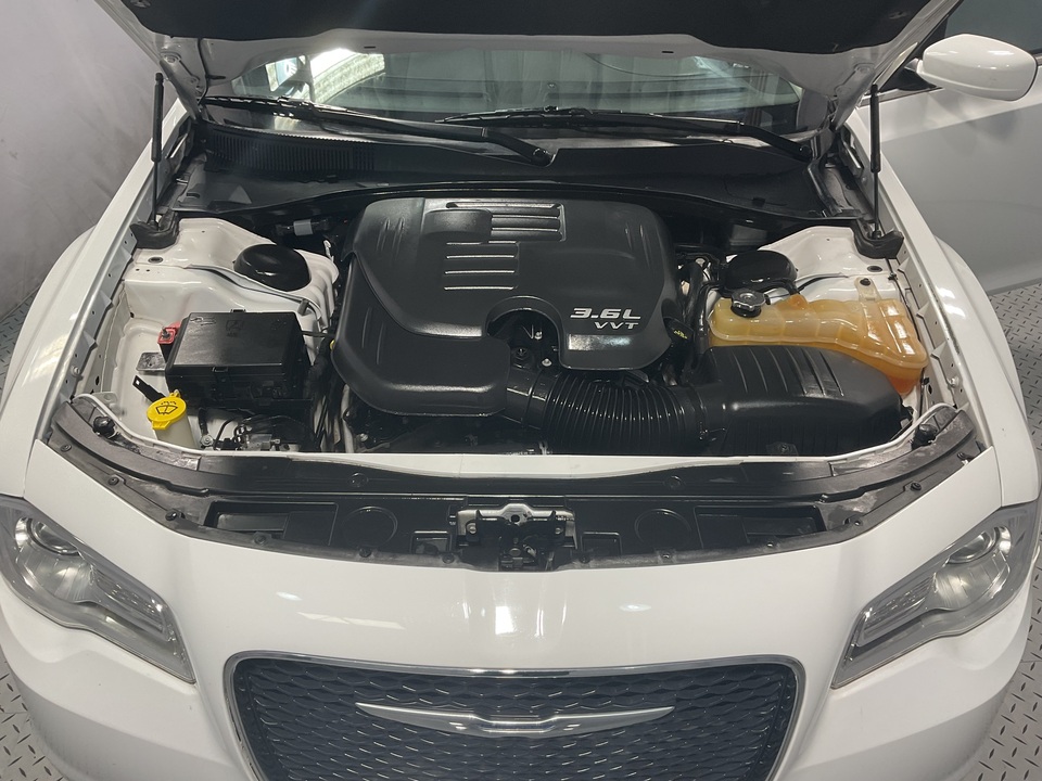 2018 Chrysler 300 Touring