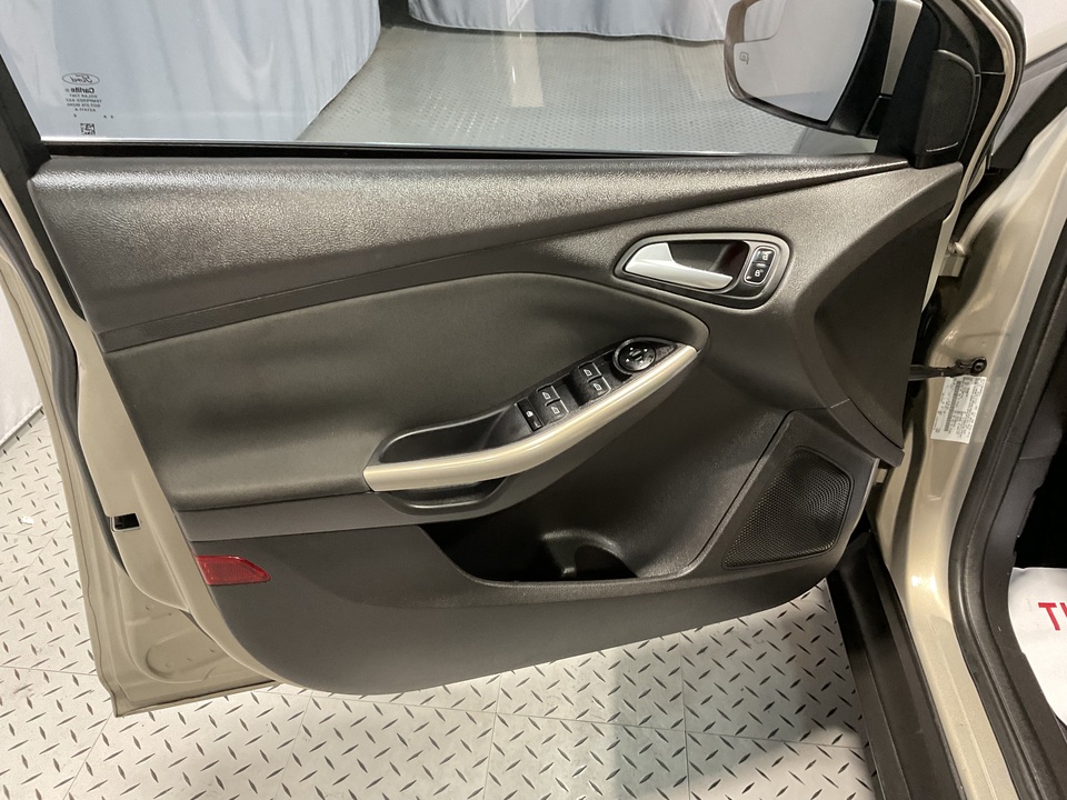 2016 Ford Focus Titanium Hatch