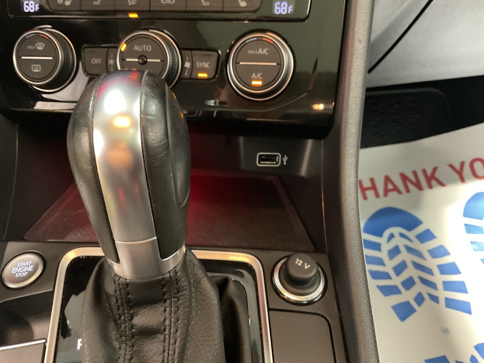 2019 Volkswagen Jetta 1.4T SEL Premium 8A
