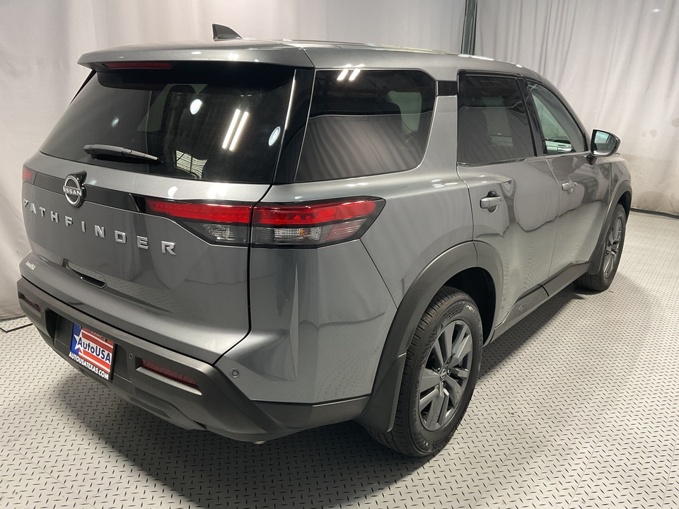 2024 Nissan Pathfinder S