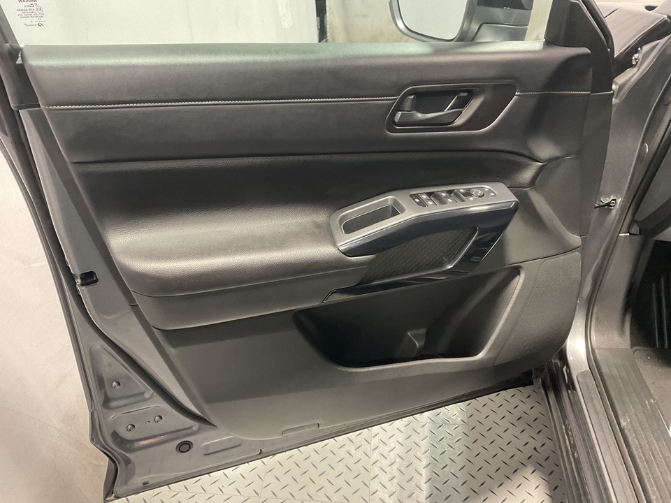 2024 Nissan Pathfinder S