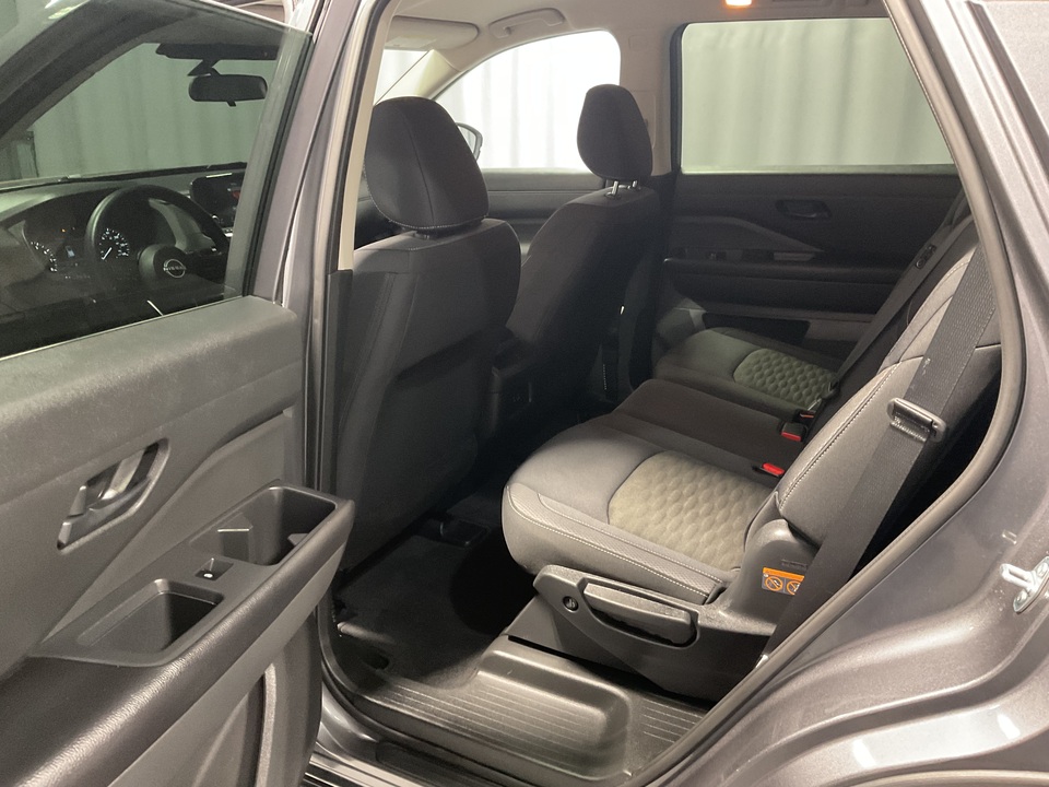 2024 Nissan Pathfinder S
