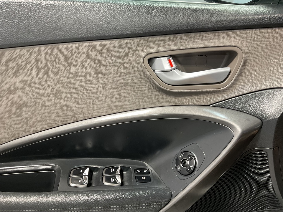 2018 Hyundai Santa Fe SE FWD 3 ROW