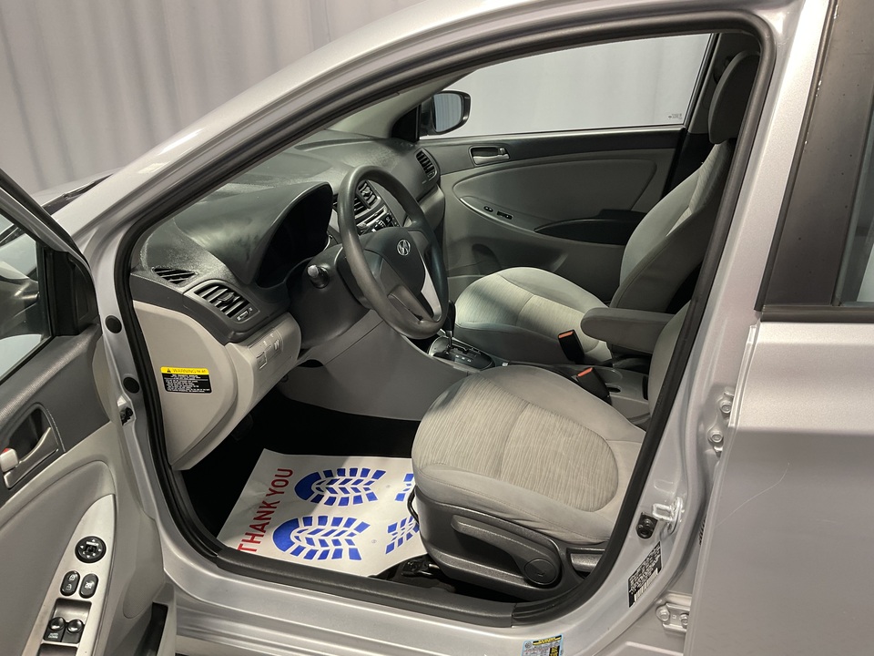 2017 Hyundai Accent SE 4-Door 6A