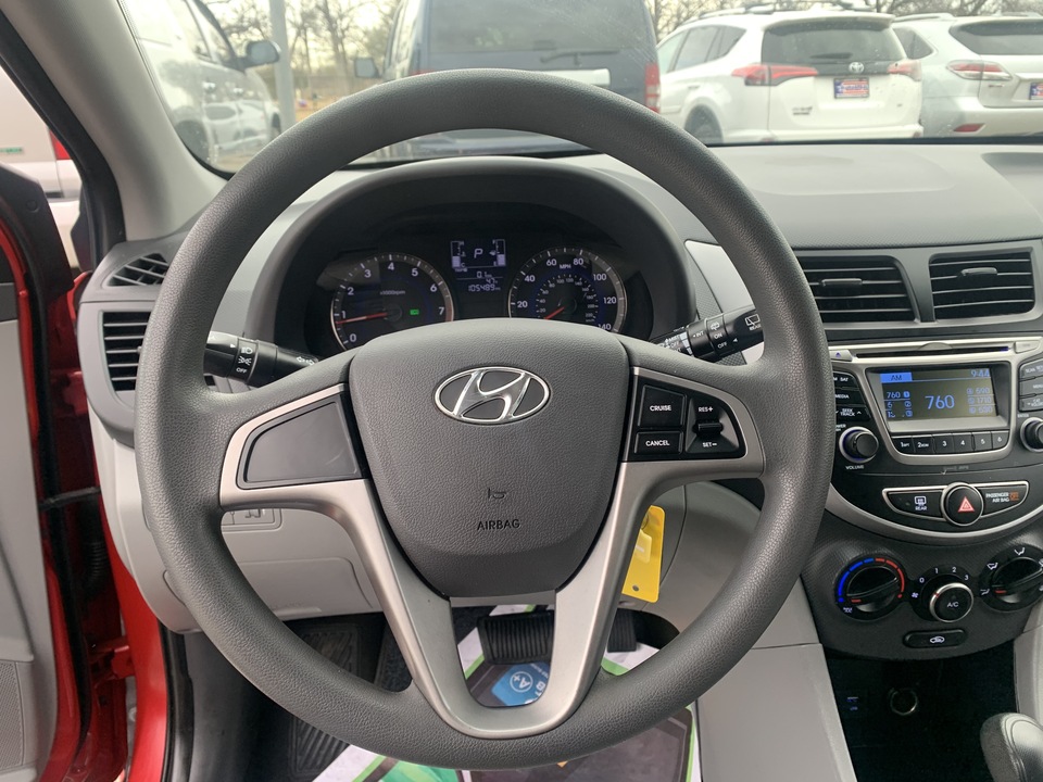 2017 Hyundai Accent SE 5-Door 6A