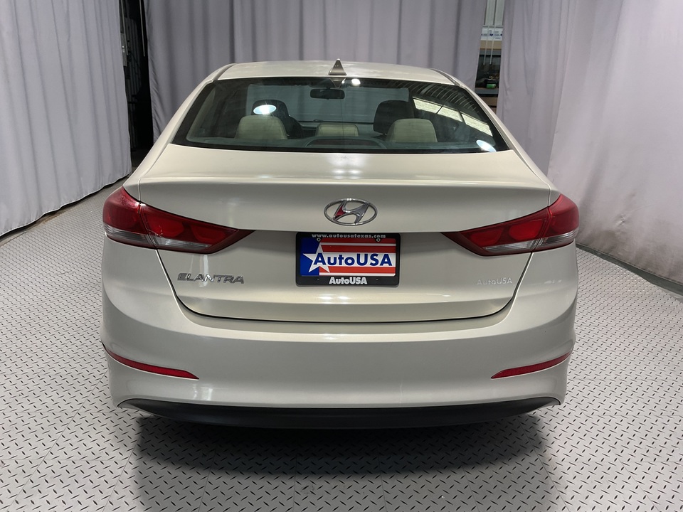 2017 Hyundai Elantra SE 6AT
