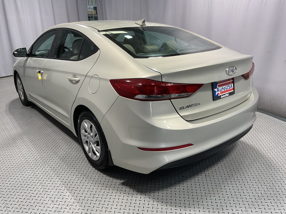 2017 Hyundai Elantra SE 6AT