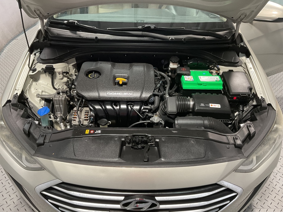 2017 Hyundai Elantra SE 6AT