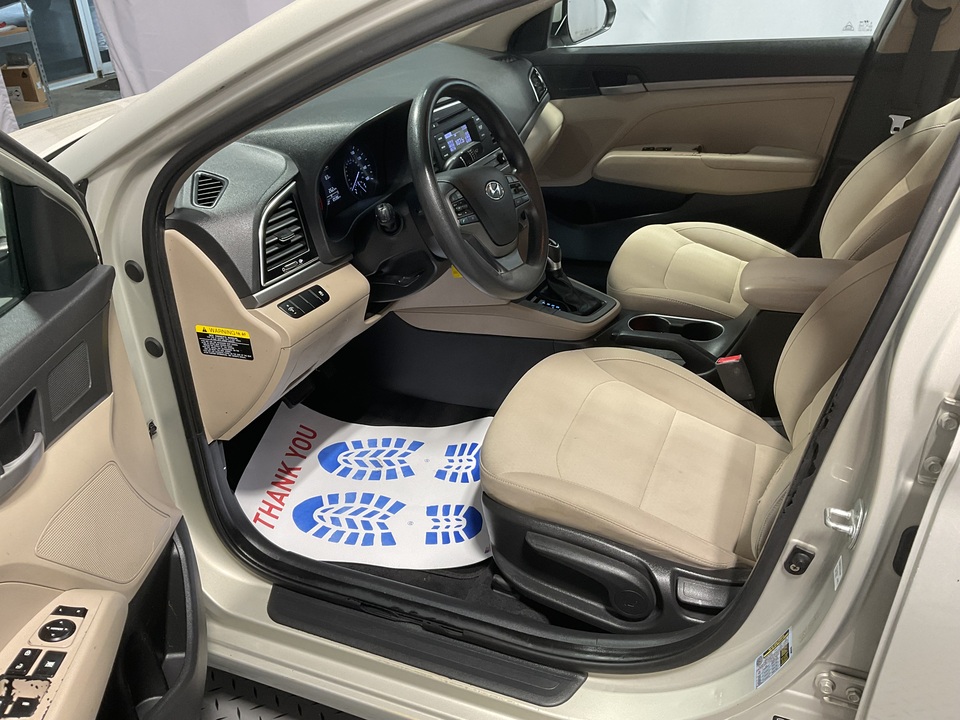 2017 Hyundai Elantra SE 6AT