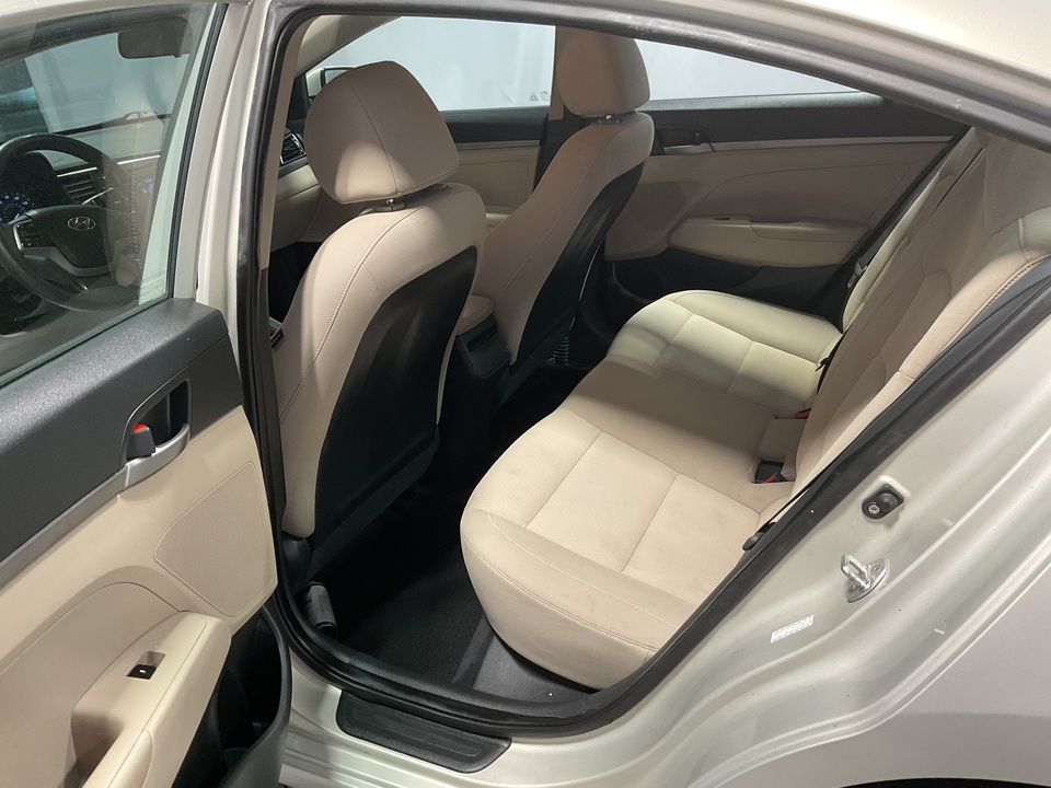 2017 Hyundai Elantra SE 6AT