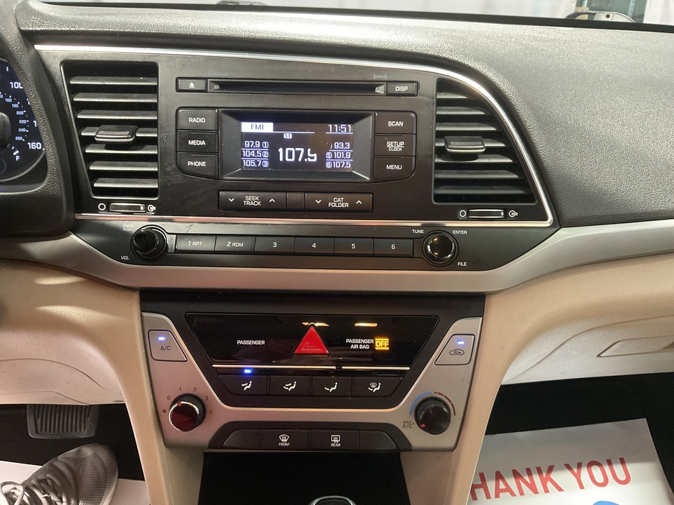2017 Hyundai Elantra SE 6AT