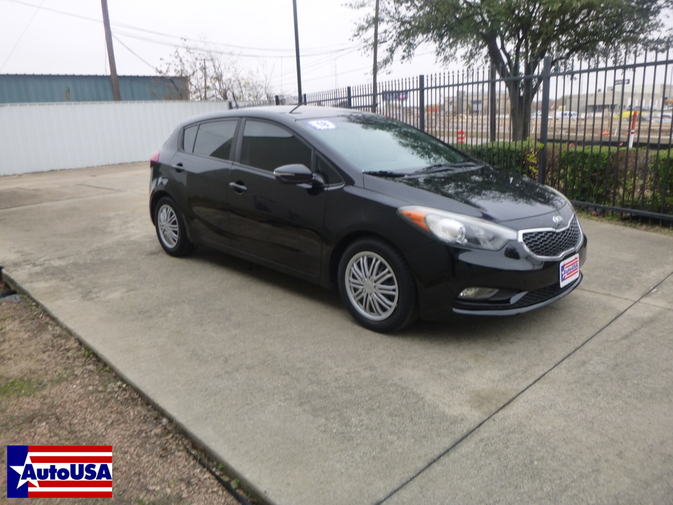 2016 Kia Forte 5-Door LX