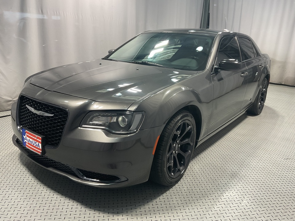 2019 Chrysler 300 Touring