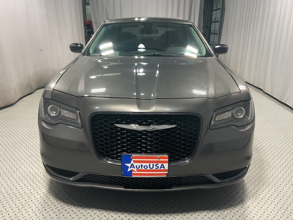 2019 Chrysler 300 Touring