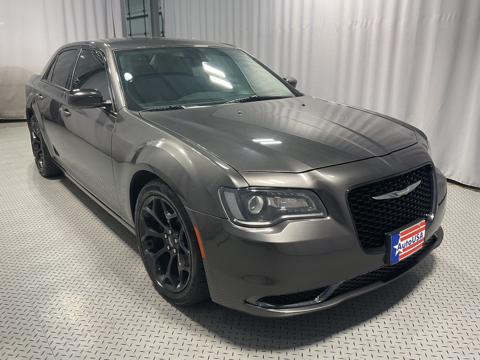 2019 Chrysler 300 Touring
