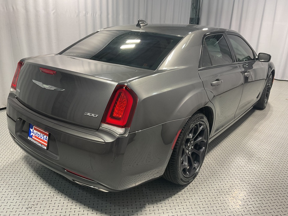 2019 Chrysler 300 Touring