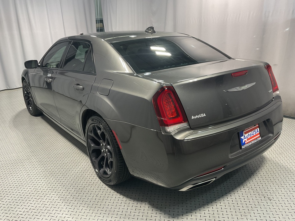 2019 Chrysler 300 Touring