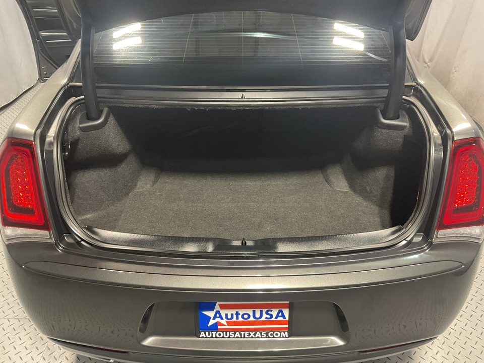 2019 Chrysler 300 Touring
