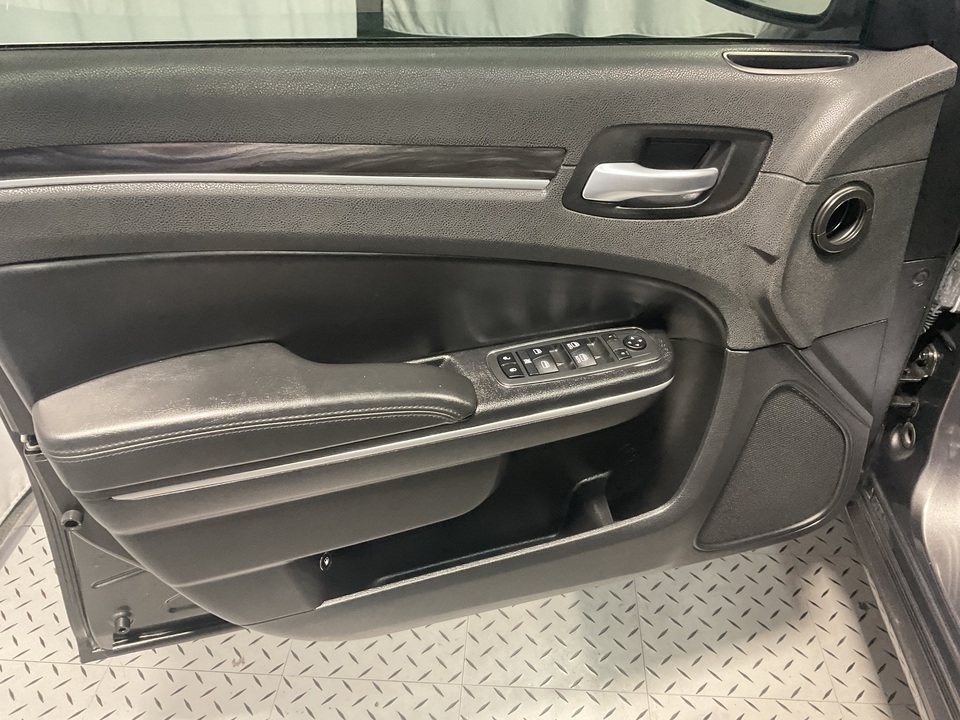 2019 Chrysler 300 Touring
