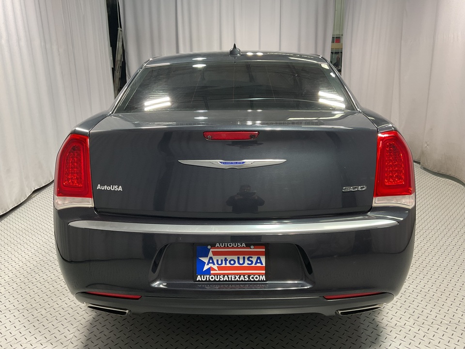 2019 Chrysler 300 Touring