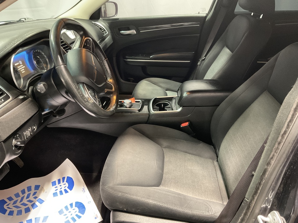 2019 Chrysler 300 Touring