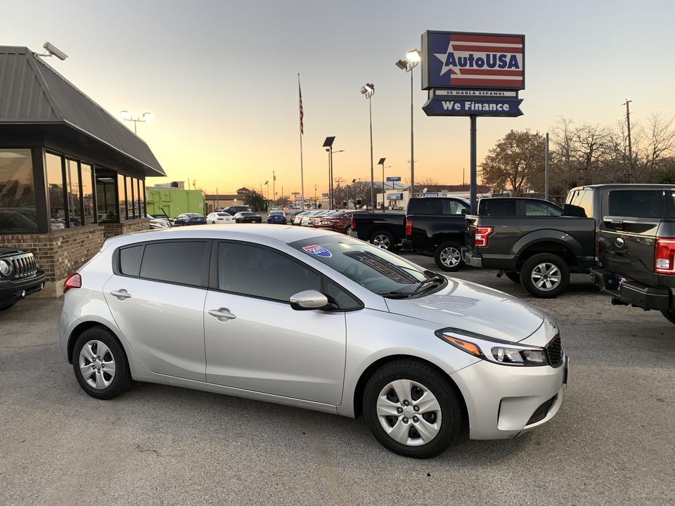 2017 Kia Forte 5-Door LX