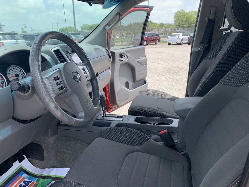 2015 Nissan Frontier S Crew Cab 5AT 2WD