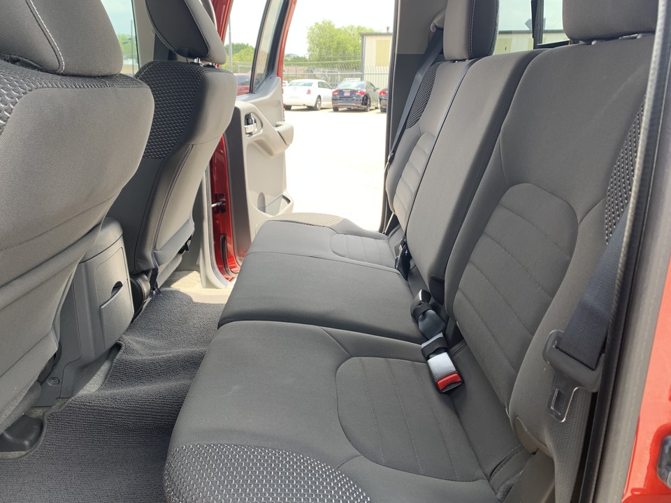 2015 Nissan Frontier S Crew Cab 5AT 2WD