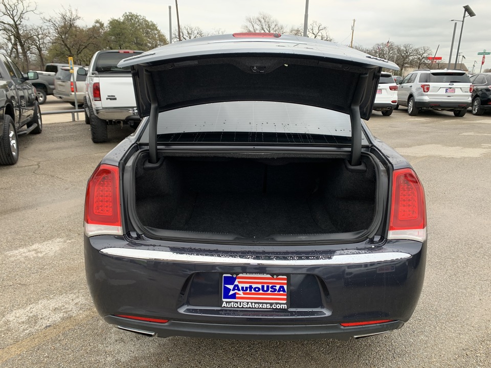 2015 Chrysler 300 Limited RWD