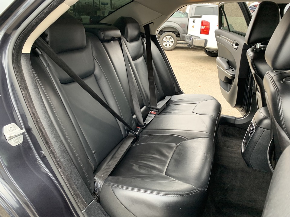 2015 Chrysler 300 Limited RWD