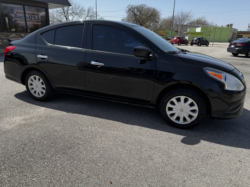 2019 Nissan Versa 1.6 SV Sedan