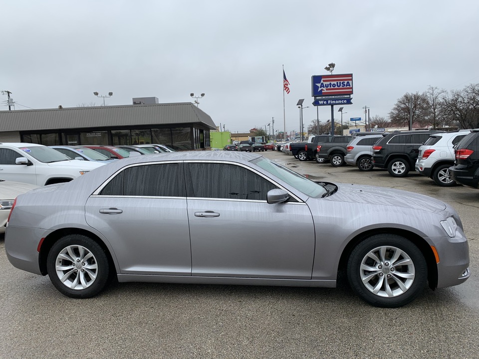 2015 Chrysler 300 Limited RWD